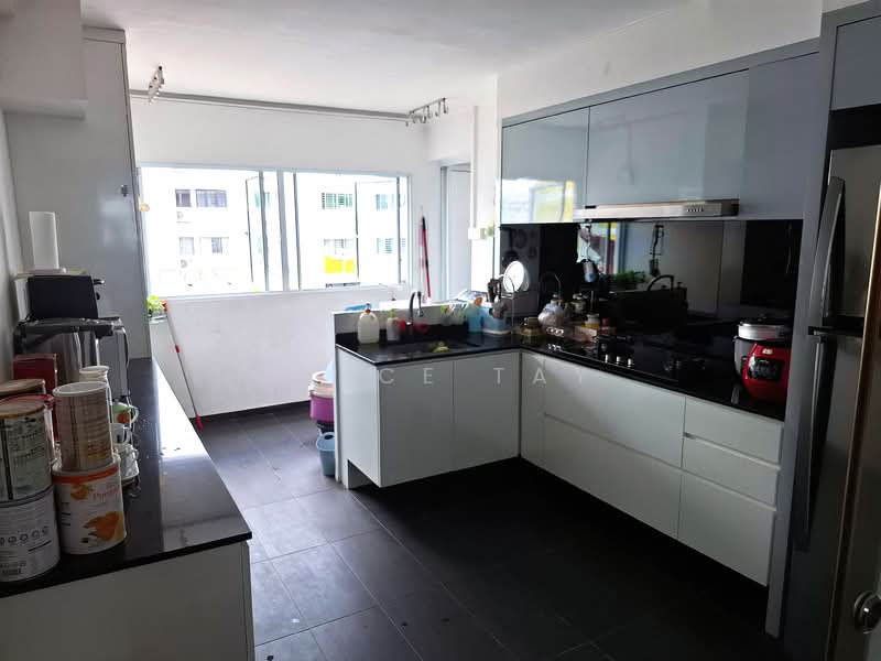 535 Ang Mo Kio Avenue 5 HDB Flat For Sale at S$ 525,000 | PropertyGuru Singapore - Kitchen