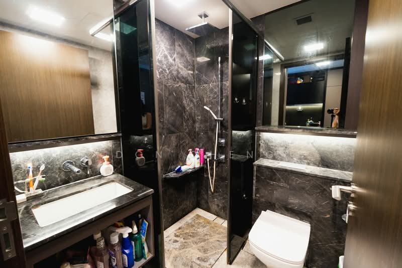RV Altitude Condominium For Sale at S$ 1,250,000 | PropertyGuru Singapore - Bathroom