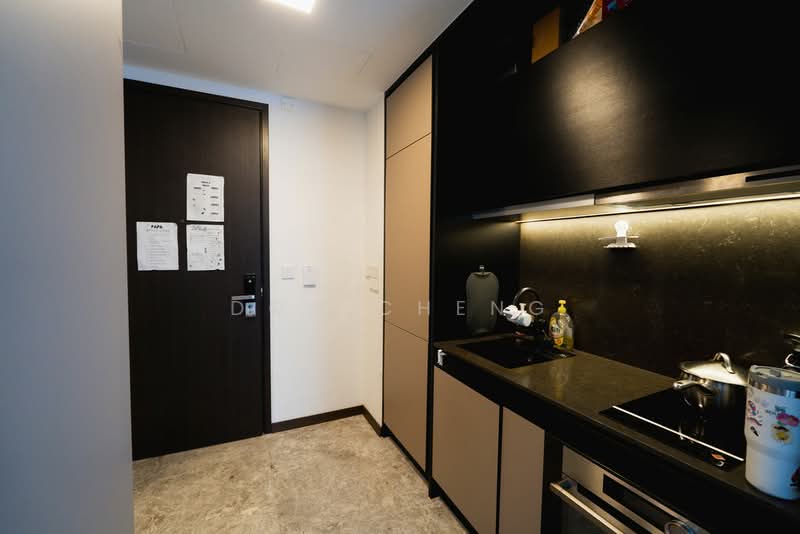 RV Altitude Condominium For Sale at S$ 1,250,000 | PropertyGuru Singapore - Kitchen