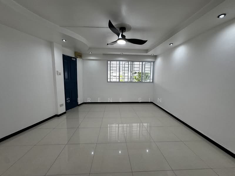 205 Clementi Avenue 6, 205 Clementi Avenue 6, 3 Bedrooms, 980 sqft, HDB Flat For Sale, by Serene Sin, 500089233 - Spacious Living Room - PropertyGuru.com.sg
