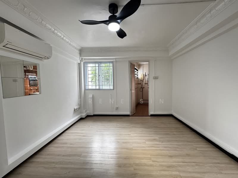 205 Clementi Avenue 6, 205 Clementi Avenue 6, 3 Bedrooms, 980 sqft, HDB Flat For Sale, by Serene Sin, 500089233 - Master Bedroom - PropertyGuru.com.sg