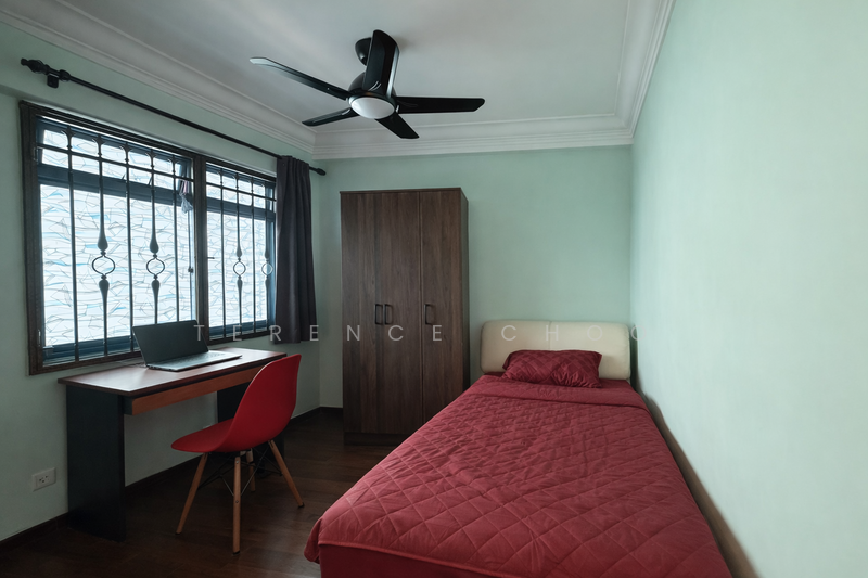 469B Admiralty Drive HDB Flat For Sale at S$ 718,688 | PropertyGuru Singapore - Study Room