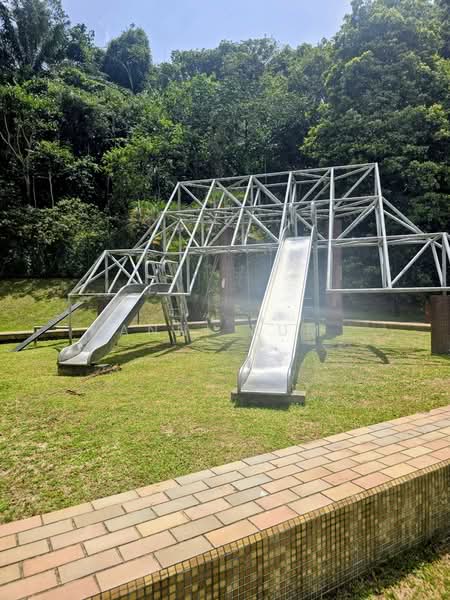 Lakeview Estate Apartment For Sale at S$ 1,880,000 | PropertyGuru Singapore - Exterior