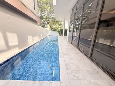 For Sale - ◤ East Coast Brand New Semi-D with Lift & Pool EV Charging ❤️ TOP! View Today!