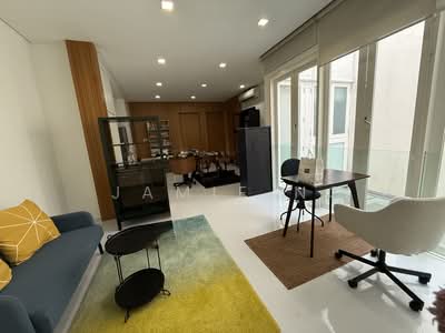 For Rent - Mohamed Sultan Road