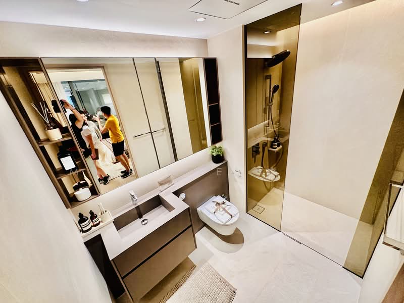 Union Square Residences Condominium For Sale at S$ 2,180,000 | PropertyGuru Singapore - Bathroom