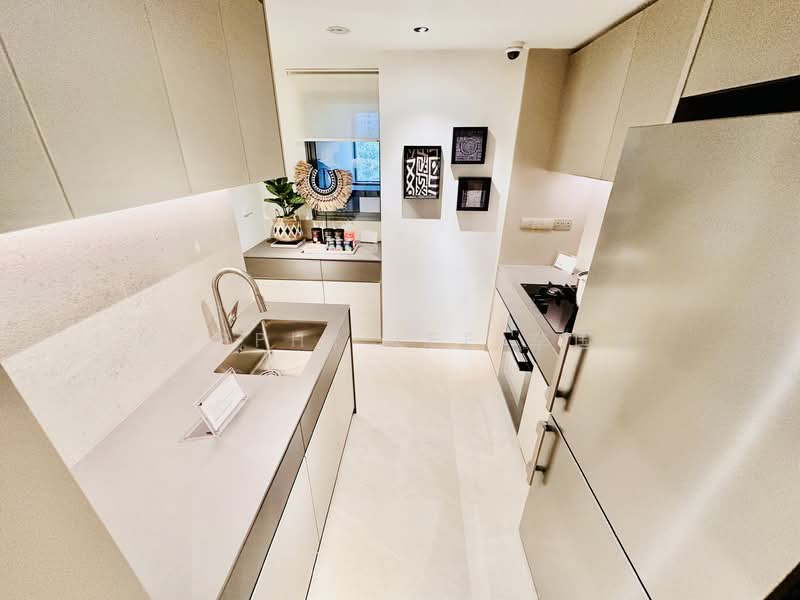 Union Square Residences Condominium For Sale at S$ 2,600,000 | PropertyGuru Singapore - Kitchen