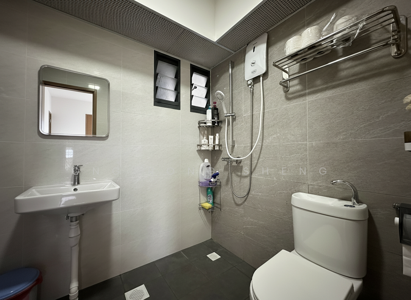 520 Serangoon North Avenue 4, 520 Serangoon North Avenue 4, 4 Bedrooms, 1,521 sqft, HDB Flat For Rent, by Ong Rong Sheng, 500089314 - Bathroom - PropertyGuru.com.sg