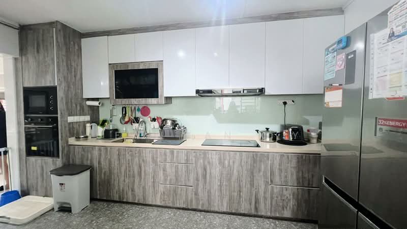 654 Hougang Avenue 8 HDB Flat For Sale at S$ 988,888 | PropertyGuru Singapore - Kitchen