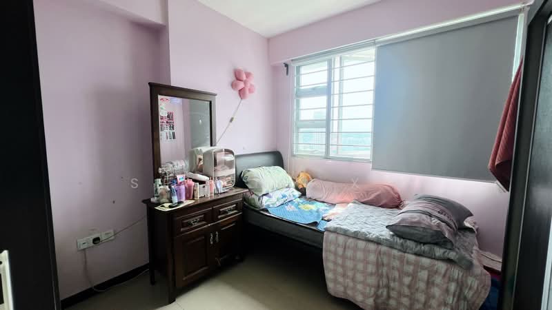 183A Woodlands Street 13 HDB Flat For Sale at S$ 580,000 | PropertyGuru Singapore - Bedroom