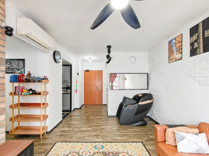 222A Sumang Lane HDB Flat For Sale at S$ 540,000 | PropertyGuru Singapore - Living Room