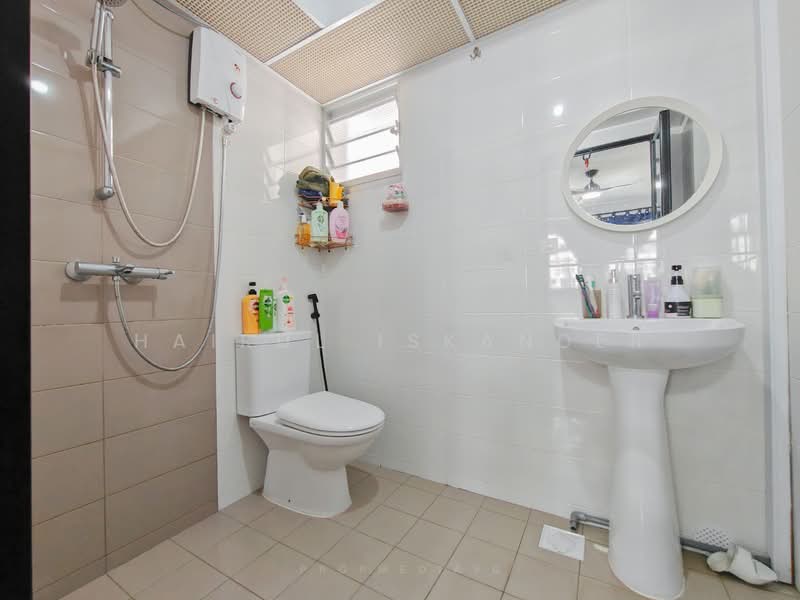 222A Sumang Lane HDB Flat For Sale at S$ 540,000 | PropertyGuru Singapore - Bathroom