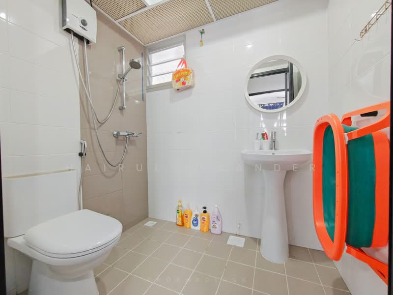 222A Sumang Lane HDB Flat For Sale at S$ 540,000 | PropertyGuru Singapore - Bathroom