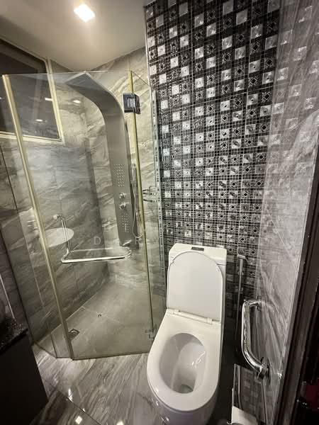 Crystal Rhu Apartment For Sale at S$ 2,950,000 | PropertyGuru Singapore - Bathroom