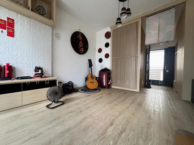 95 Dawson Road HDB Flat For Sale at S$ 688,000 | PropertyGuru Singapore - Living Room