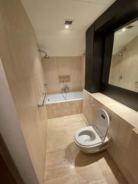 Kim Yam Road SOHO Shophouse, Kim yam road, 3 Bedrooms, 2,000 sqft, Conservation House For Rent, by Michele Cabasug, 500089338 - Bathroom - PropertyGuru.com.sg