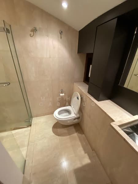 Kim Yam Road SOHO Shophouse, Kim yam road, 3 Bedrooms, 2,000 sqft, Conservation House For Rent, by Michele Cabasug, 500089338 - Bathroom - PropertyGuru.com.sg