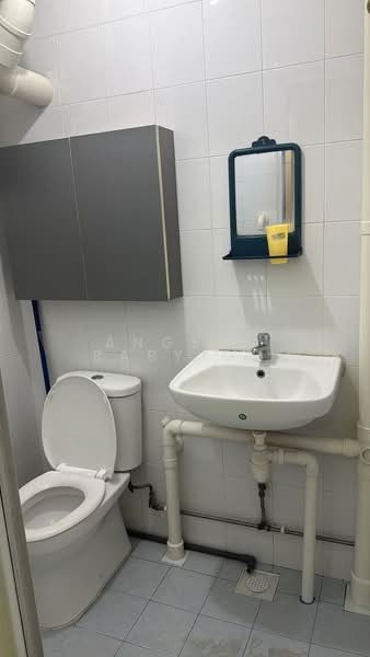 578 Ang Mo Kio Avenue 10, 578 Ang Mo Kio Avenue 10, 2 Bedrooms, 883 sqft, HDB Flat For Rent, by Angela Baby Oh, 500089345 - Bathroom - PropertyGuru.com.sg