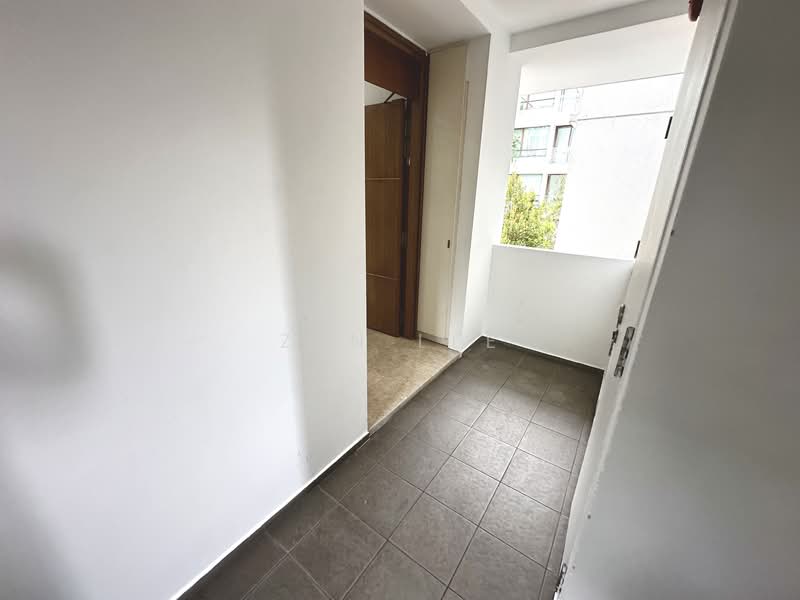 Park Natura, 31 Bukit Batok East Avenue 6, 4 Bedrooms, 1,820 sqft, Condominium For Rent, by Zen Lee, 500089346 - Entrance Lobby - PropertyGuru.com.sg