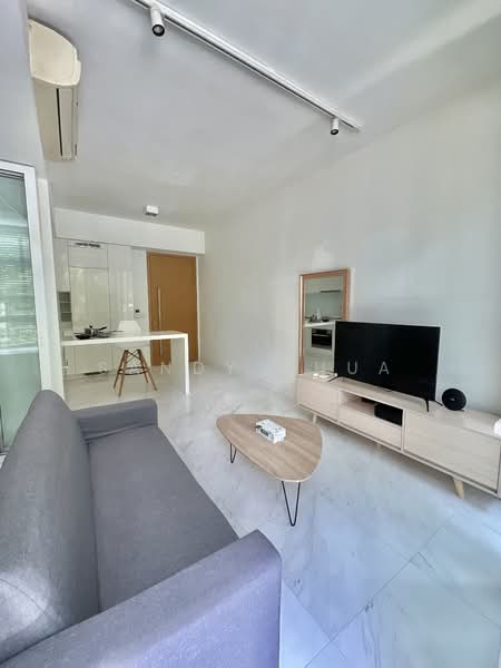 RV Residences Condominium For Sale at S$ 1,020,000 | PropertyGuru Singapore - Living Room
