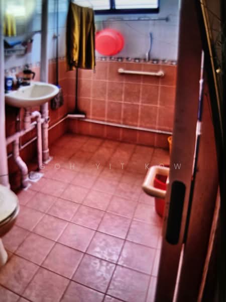 15 Beach Road, 15 Beach Road, Room Rental, 100 sqft, HDB Flat For Rent, by Goh Yit Kow, 500089360 - Bathroom - PropertyGuru.com.sg
