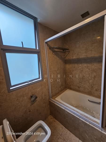 Lakeholmz, 86 Corporation Road, Room Rental, 100 sqft, Condominium For Rent, by Catherine Koh, 500089363 - MBR Private Bathroom - PropertyGuru.com.sg
