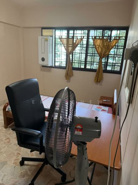 114 Tampines Street 11, 114 Tampines Street 11, Room Rental, 60 sqft, HDB Flat For Rent, by Erin Chew, 500089364 - Bedroom - PropertyGuru.com.sg