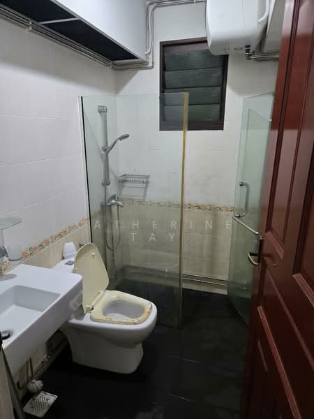 183 Bedok North Road, 183 Bedok North Road, 3 Bedrooms, 990 sqft, HDB Flat For Rent, by Katherine Tay, 500089372 - Bathroom - PropertyGuru.com.sg