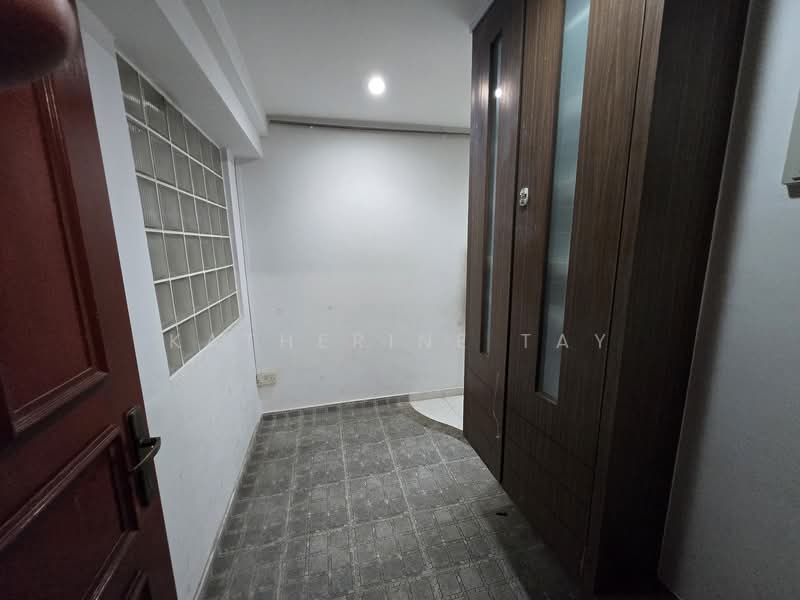 183 Bedok North Road, 183 Bedok North Road, 3 Bedrooms, 990 sqft, HDB Flat For Rent, by Katherine Tay, 500089372 - Entrance - PropertyGuru.com.sg