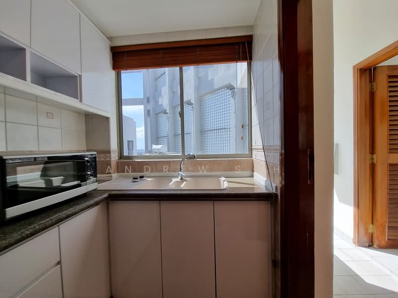 The Bayshore Condominium For Sale at S$ 2,400,000 | PropertyGuru Singapore - Kitchen