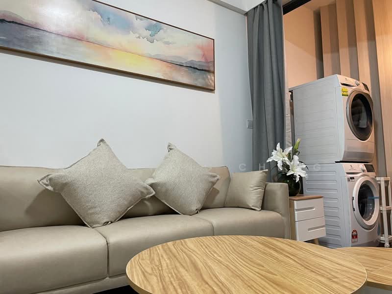 Watertown Condominium For Sale at S$ 950,000 | PropertyGuru Singapore - Living Room