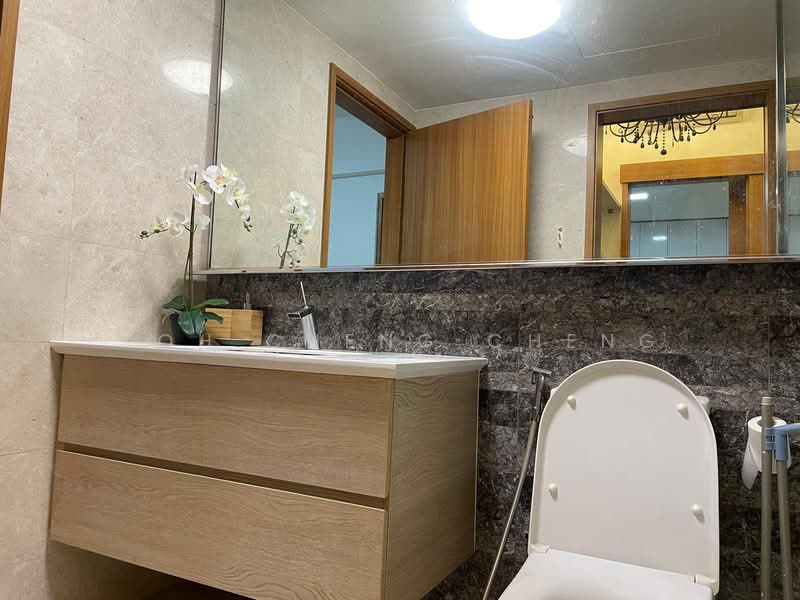 Watertown Condominium For Sale at S$ 950,000 | PropertyGuru Singapore - Bathroom