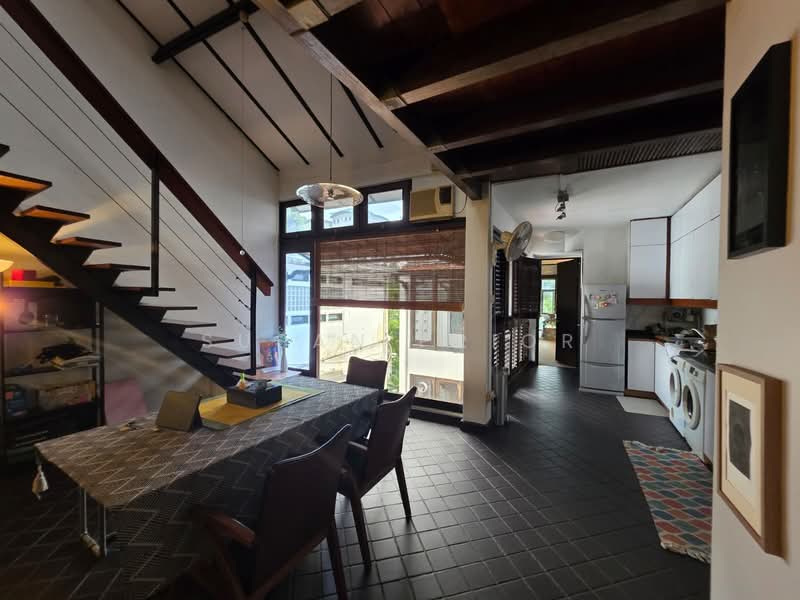 Ideal Home Office Emerald Hill, Nearby Emerald Hill Road, 2 Bedrooms, 2,150 sqft, Conservation House For Rent, by Susan Prior, 500089397 - Dining Room - PropertyGuru.com.sg