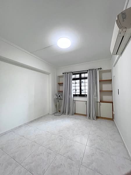 121A Rivervale Drive HDB Flat For Sale at S$ 630,000 | PropertyGuru Singapore - Bedroom 