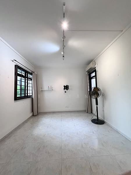 121A Rivervale Drive HDB Flat For Sale at S$ 630,000 | PropertyGuru Singapore - Bedroom 