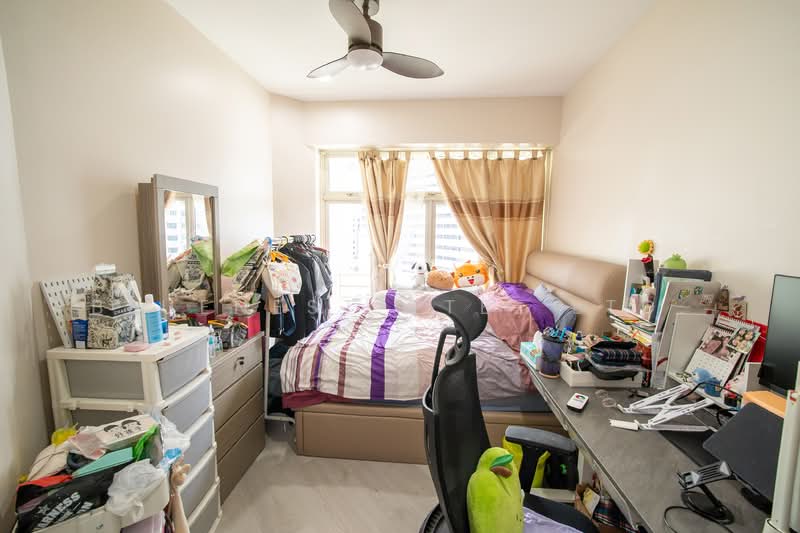 Oleander Towers Apartment For Sale at S$ 1,865,000 | PropertyGuru Singapore - Bedroom