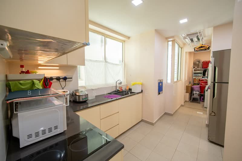 Oleander Towers Apartment For Sale at S$ 1,865,000 | PropertyGuru Singapore - Kitchen