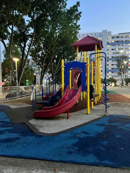 501 Bukit Batok Street 52 HDB Flat For Sale at S$ 398,000 | PropertyGuru Singapore - Exterior