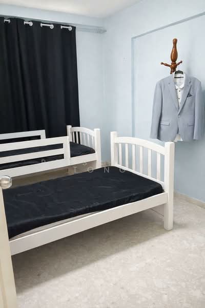 501 Bukit Batok Street 52 HDB Flat For Sale at S$ 398,000 | PropertyGuru Singapore - Bedroom