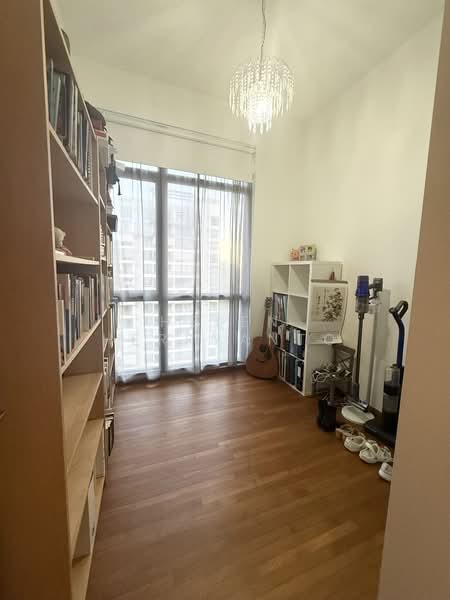 The Skywoods Condominium For Sale at S$ 2,380,000 | PropertyGuru Singapore - Study