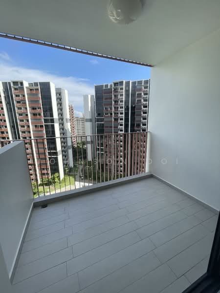 Riverfront Residences Condominium For Sale at S$ 1,350,000 | PropertyGuru Singapore - Balcony