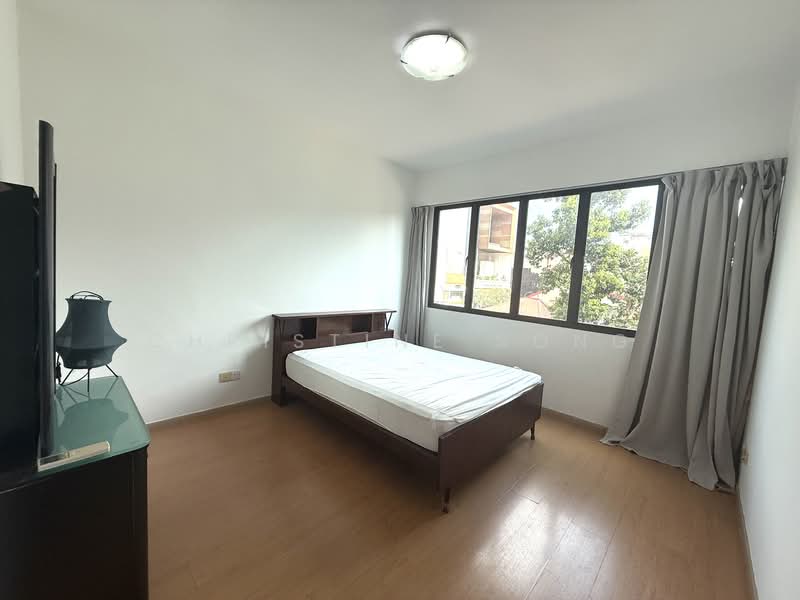 Central Grove Condominium For Sale at S$ 1,590,000 | PropertyGuru Singapore - Master Bedroom