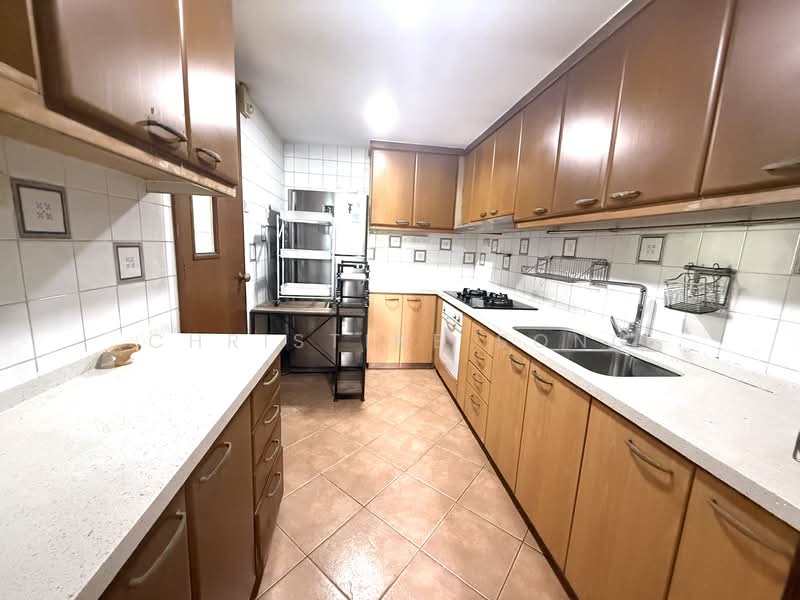 Central Grove Condominium For Sale at S$ 1,590,000 | PropertyGuru Singapore - Kitchen