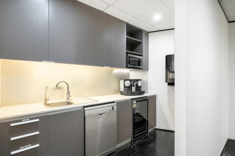 HarbourFront Tower Two, 3 HarbourFront Place, 323 sqft, Office For Rent, by Regus Singapore, 500089515 - Kitchen - CommercialGuru.com.sg