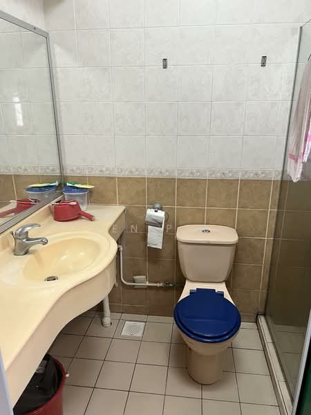 411 Sembawang Drive HDB Flat For Sale at S$ 520,000 | PropertyGuru Singapore - Bathroom