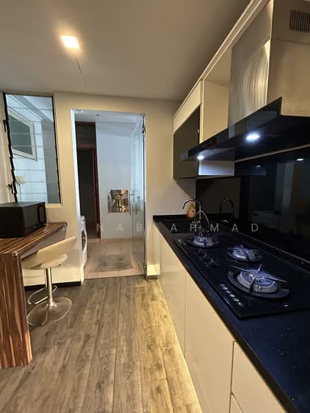 Rivervale Crest Condominium For Sale at S$ 1,350,000 | PropertyGuru Singapore - Kitchen