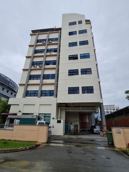 Multi-Wide Industrial Building, 18 Mandai Estate, 1,130 sqft, Factory / Workshop (B2) For Rent, by Sharon Seah 佘松玲, 500089565 - Exterior - CommercialGuru.com.sg