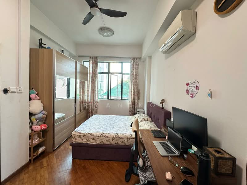 Tanglin Regency Condominium For Sale at S$ 2,080,000 | PropertyGuru Singapore - Bedroom