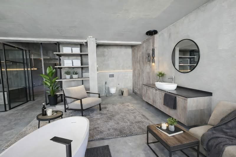 Rangoon Road Race Course Ultimate Urbanite Loft 2/3 Bed, , 3 Bedrooms, 1,884 sqft, Walk-up Apartment For Rent, by Susan Prior, 500089579 - Bathroom - PropertyGuru.com.sg