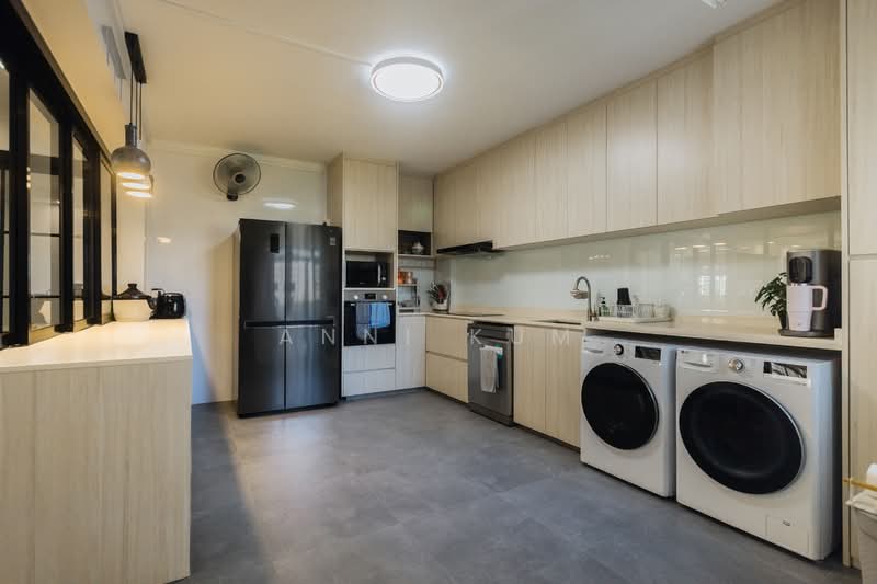 496D Tampines Avenue 9 HDB Flat For Sale at S$ 948,888 | PropertyGuru Singapore - Kitchen